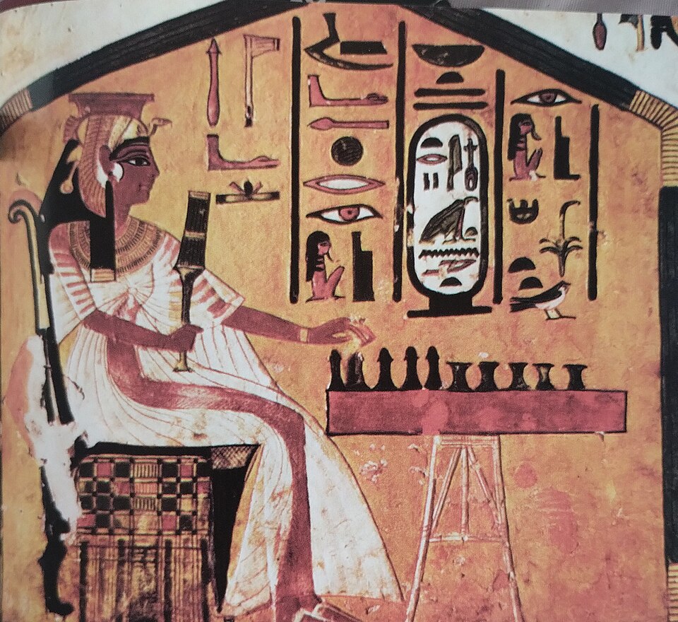 Nefertari_jogando_senet
